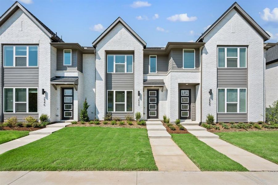 Modern design and sophisticated style combine to offer you the perfect lock and leave home in Chelsea Commons!