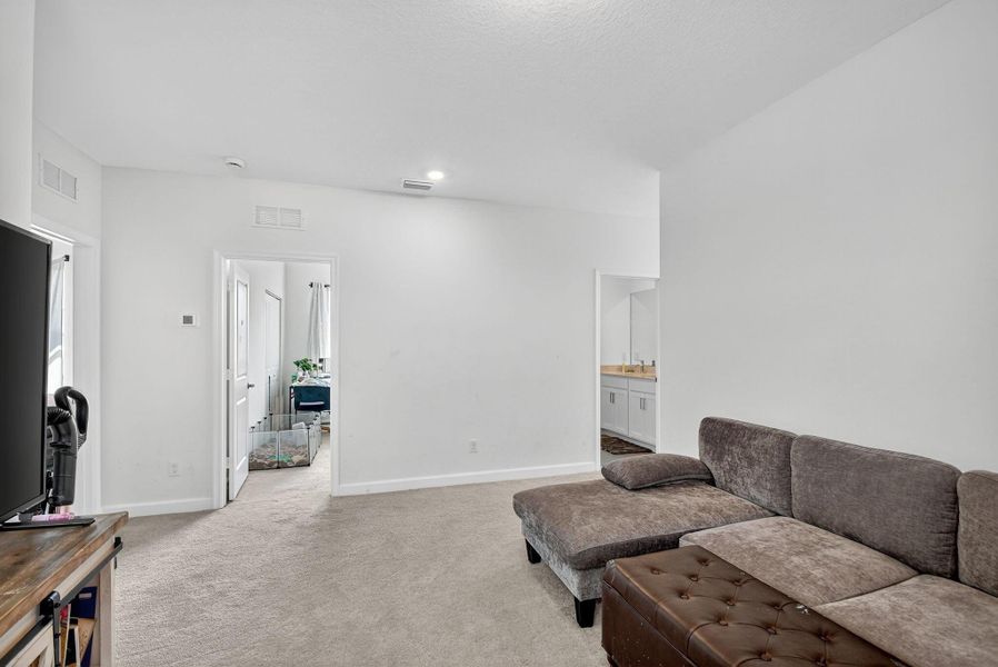 Image 68 of a home in .