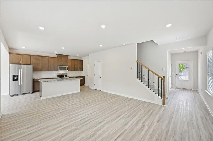 Spacious, unfurnished interior of a new home in Hawthorne Station, College Park (Image 22).