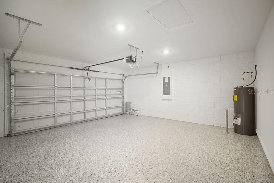 Spacious, unfurnished interior of a new home in Brookland Park, Auburndale (Image 21).