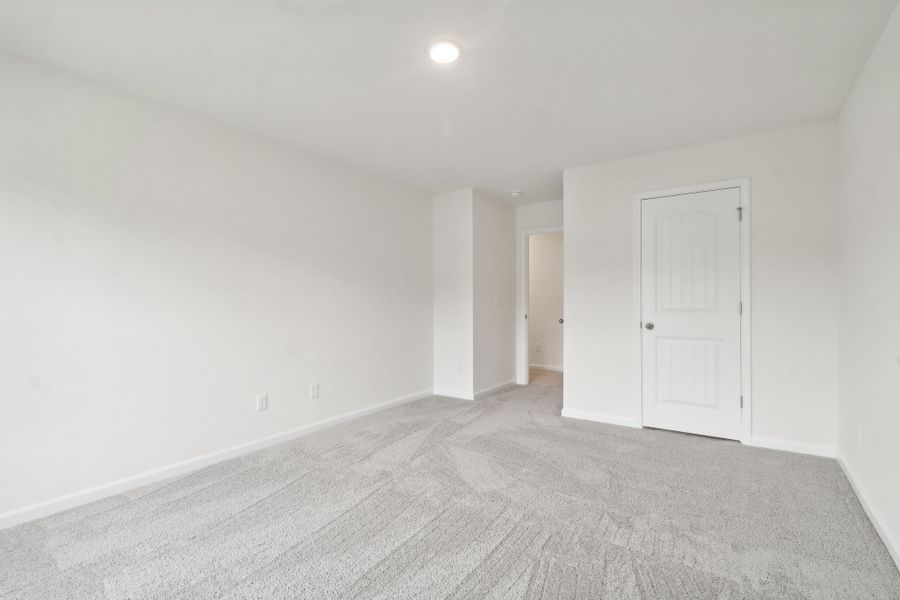Spacious, unfurnished interior of a new home in Portrait Hills, Aiken (Image 23).