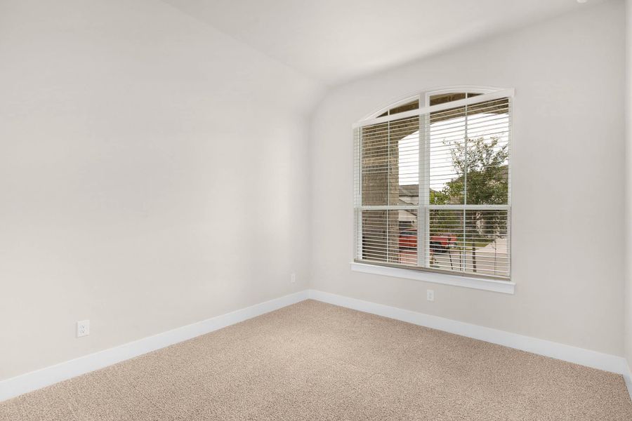 Spacious, unfurnished interior of a new home in Nolina, Georgetown (Image 8).