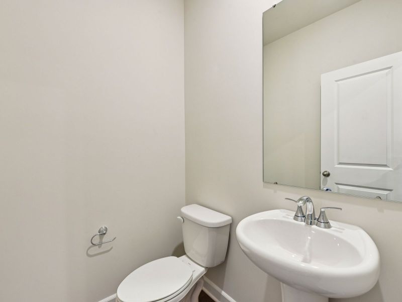 Image 17 of a home in Crossrail Station.