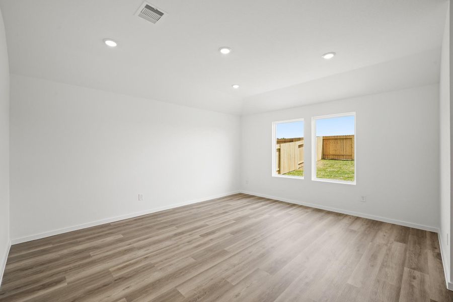 Spacious, unfurnished interior of a new home in Chapel Lakes, Montgomery (Image 10). Spacious, unfurnished interior of a new home in Chapel Lakes, Montgomery (Image 10).