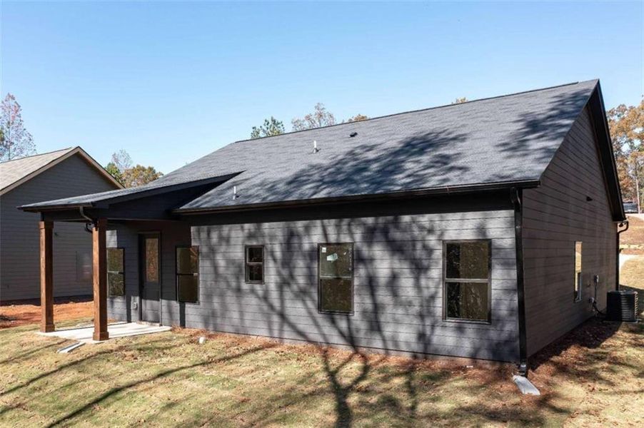 Exterior details and patio area of a home in , Buchanan (Image 4).