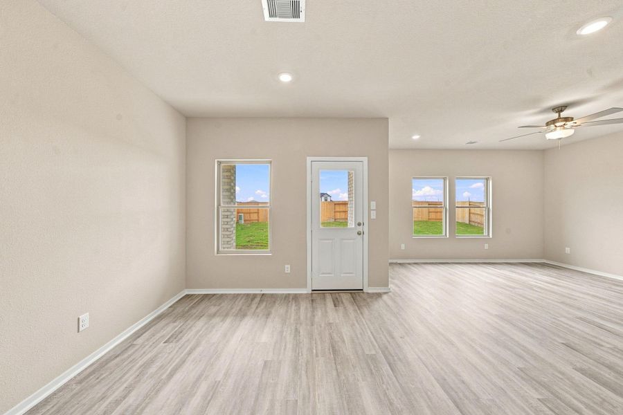 Spacious, unfurnished interior of a new home in Windcress, Cove (Image 25).