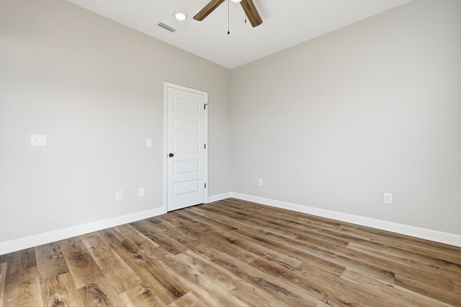 Spacious, unfurnished interior of a new home in , Crestview (Image 20).