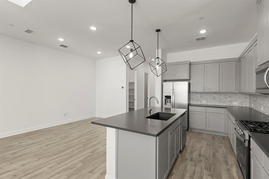 12. 2521 Huxley - Kitchen (3)