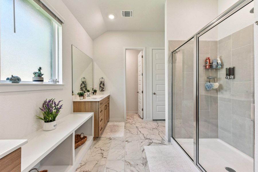 Furnished interior view inside a new home in Highland Village, Georgetown (Image 14).