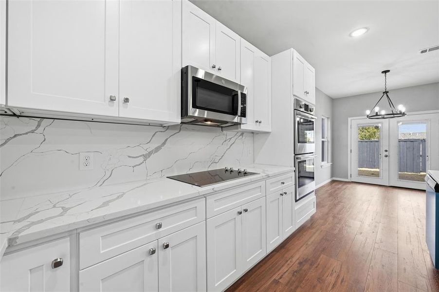 Furnished interior view inside a new home in , Farmers Branch (Image 9).
