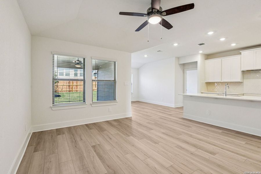 Spacious, unfurnished interior of a new home in Lark Canyon, New Braunfels (Image 26).