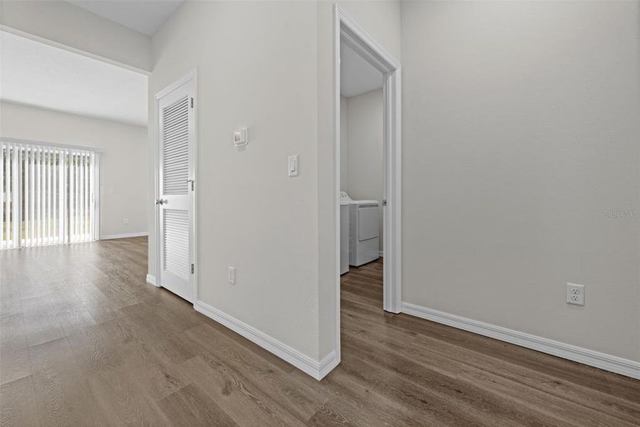 Spacious, unfurnished interior of a new home in , Weeki Wachee (Image 35).