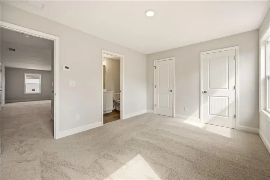 Spacious, unfurnished interior of a new home in Heritage Pointe at The Georgian, Villa Rica (Image 22). Spacious, unfurnished interior of a new home in Heritage Pointe at The Georgian, Villa Rica (Image 22).