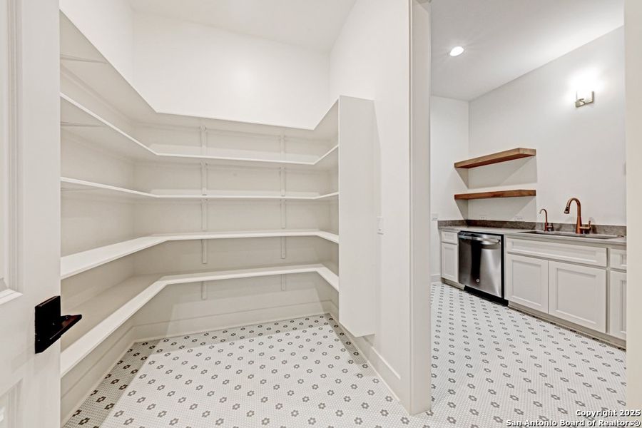 Furnished interior view inside a new home in , Boerne (Image 8).
