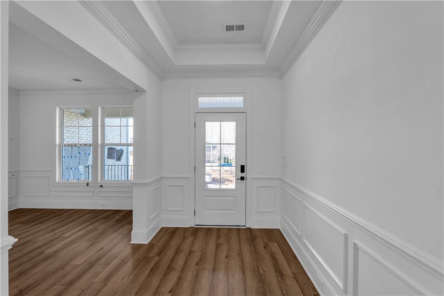 Spacious, unfurnished interior of a new home in Cross Creek Golf Club, Seneca (Image 11).