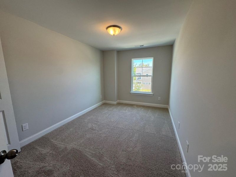 Spacious, unfurnished interior of a new home in Harrisburg Village, Harrisburg (Image 12).