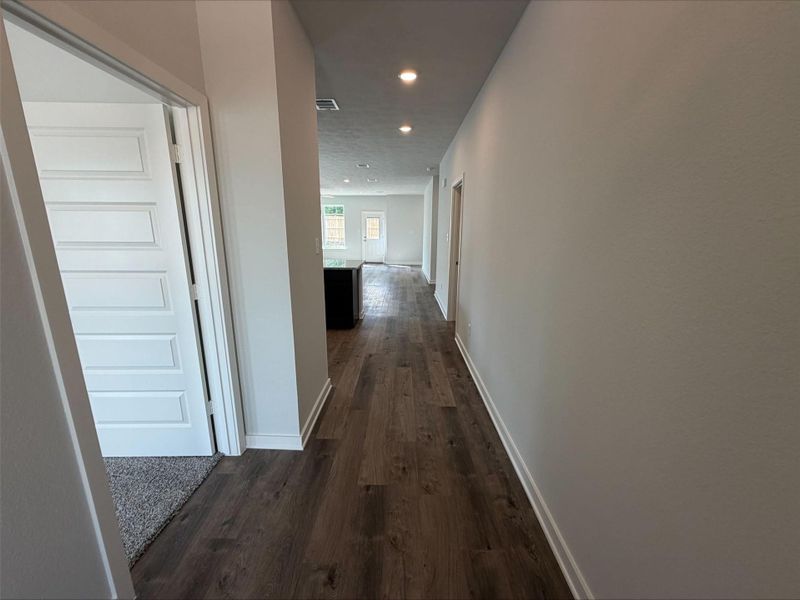 Spacious, unfurnished interior of a new home in Rockbridge East, Huntsville (Image 11).