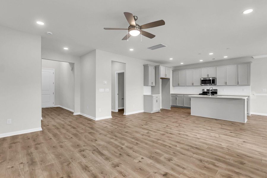Spacious, unfurnished interior of a new home in Wildcat Chase, Summerville (Image 17).