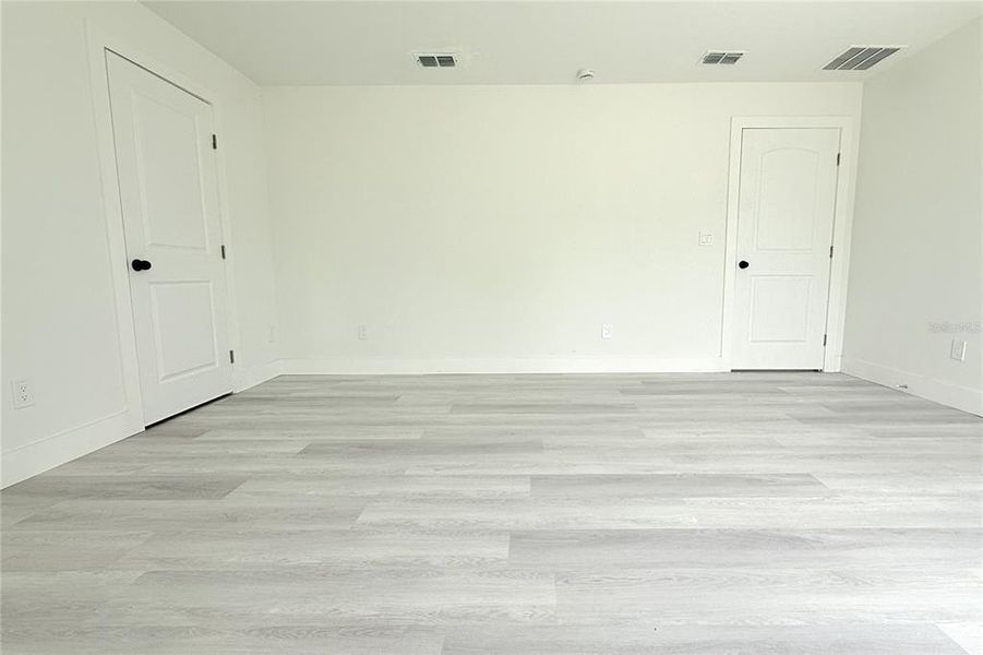 Spacious, unfurnished interior of a new home in , Spring Hill (Image 36).