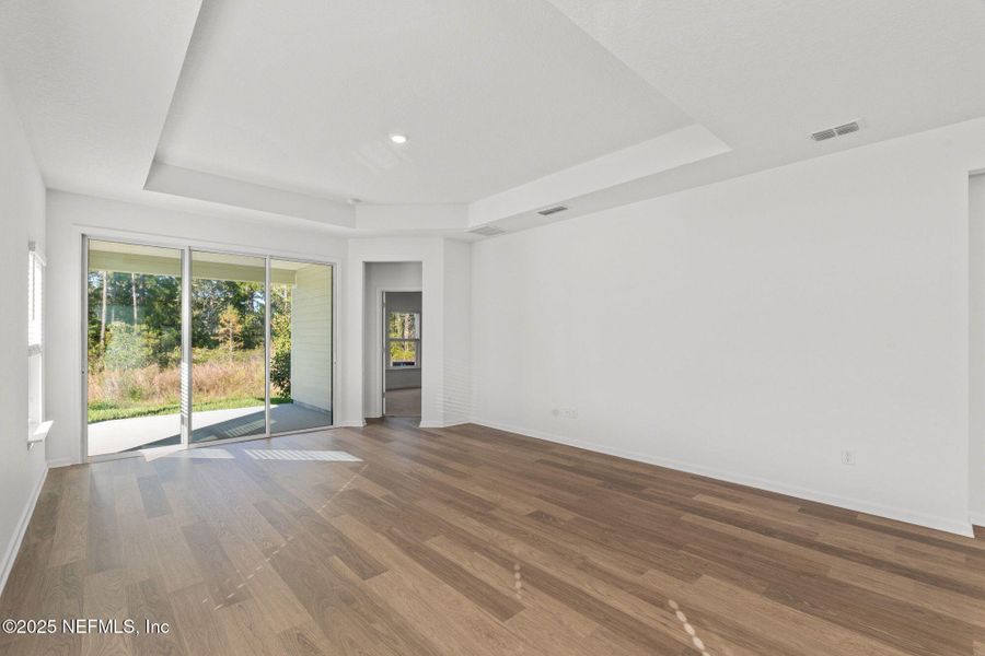 Spacious, unfurnished interior of a new home in Beacon Lake, St. Augustine (Image 18).