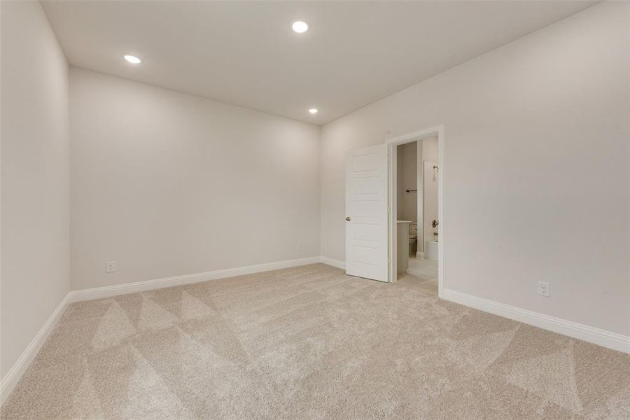 Spacious, unfurnished interior of a new home in Sutton Fields, Celina (Image 34).