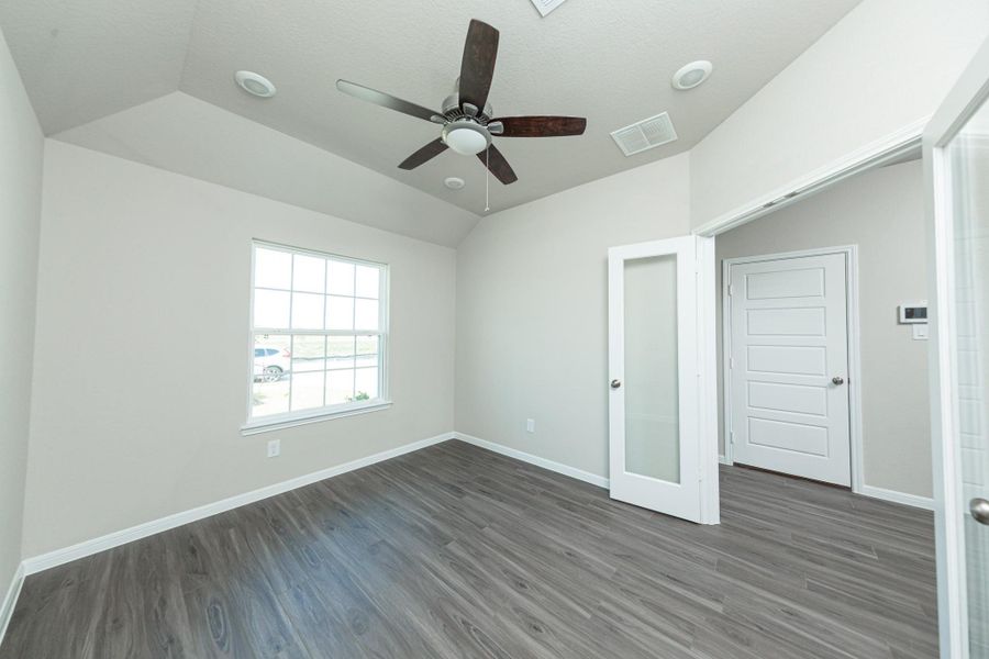 Spacious, unfurnished interior of a new home in River Ranch, Dayton (Image 13).
