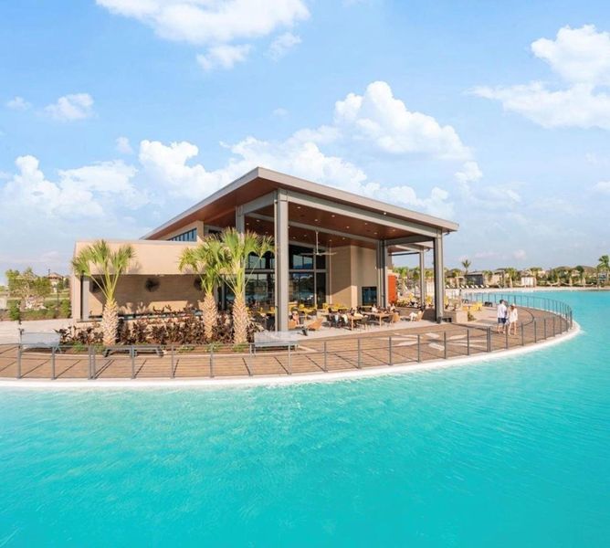 Community amenities in Sunterra, Katy (Image 26).