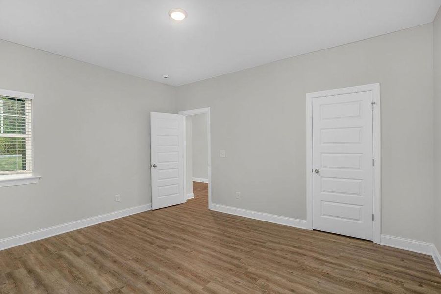 Spacious, unfurnished interior of a new home in , Haddock (Image 45).
