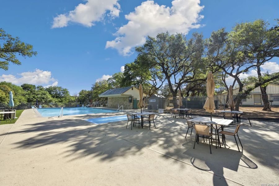 Community amenities in , Spring Branch (Image 30).