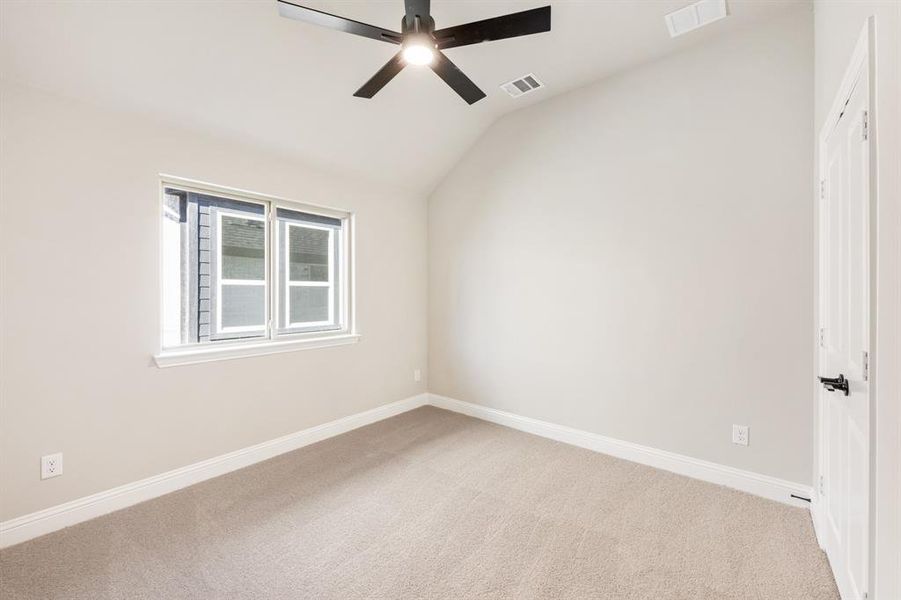 Spacious, unfurnished interior of a new home in Anderson Crossing, Trenton (Image 17).