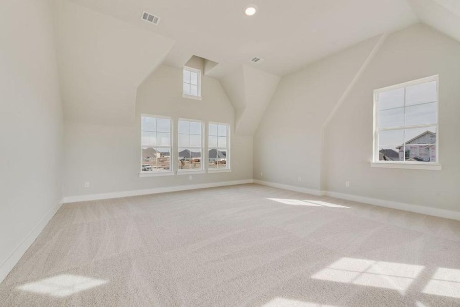Spacious, unfurnished interior of a new home in Somerset Park, Rockwall (Image 37).
