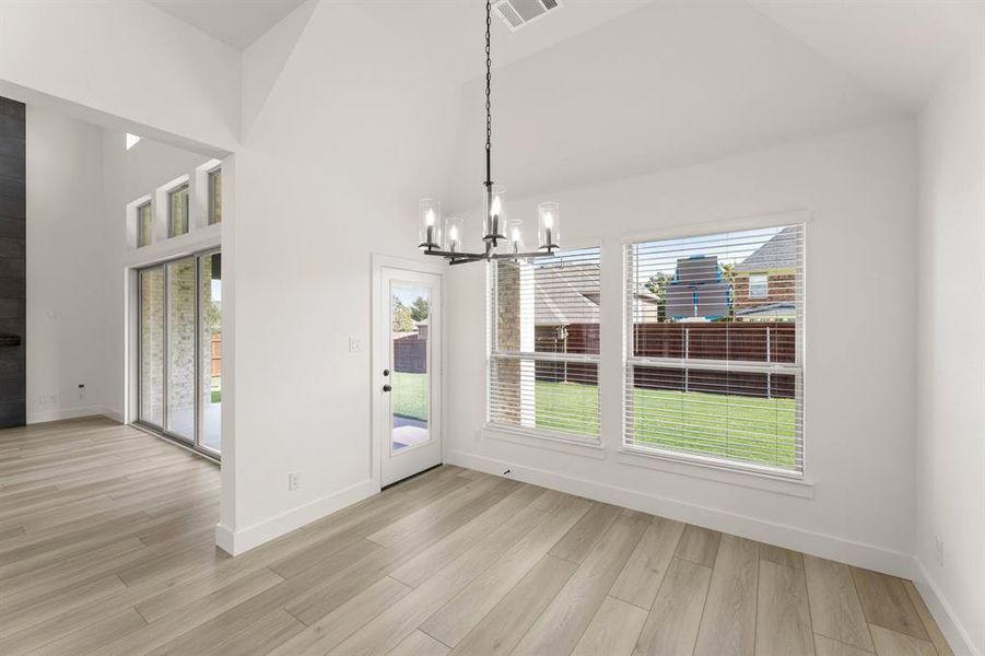 1818 Whisperwood-Breakfast Nook-1 1818 Whisperwood-Breakfast Nook-1