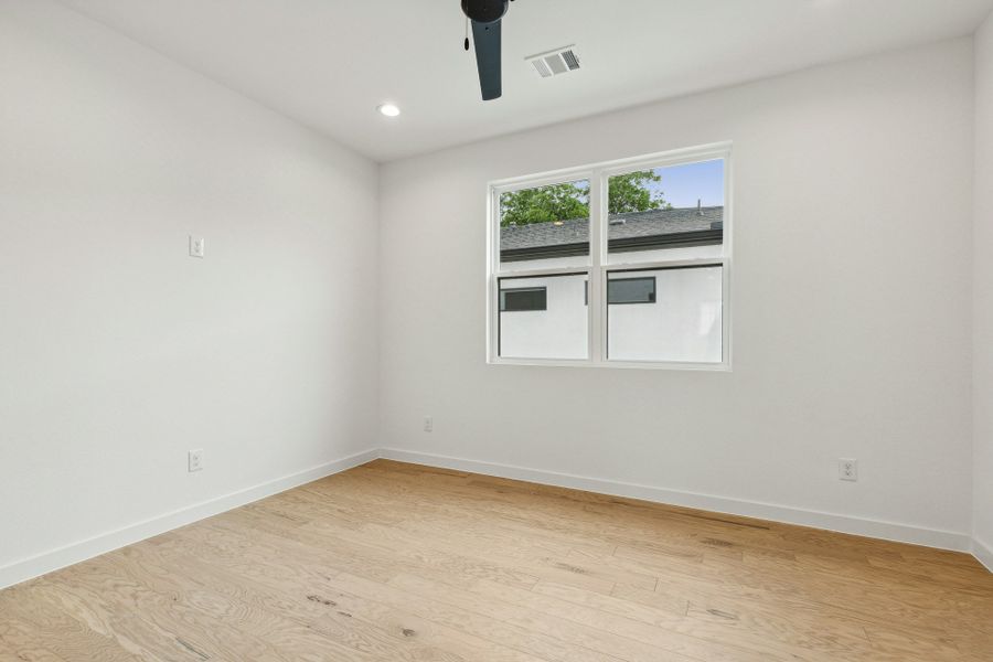 Spacious, unfurnished interior of a new home in , Dallas (Image 31).