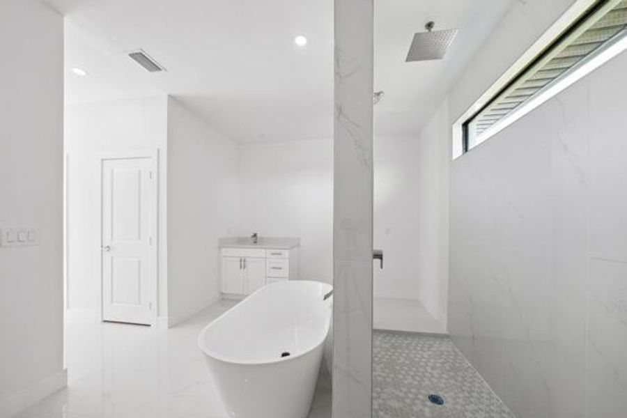 Spacious, unfurnished interior of a new home in , Cape Coral (Image 11). Spacious, unfurnished interior of a new home in , Cape Coral (Image 11).