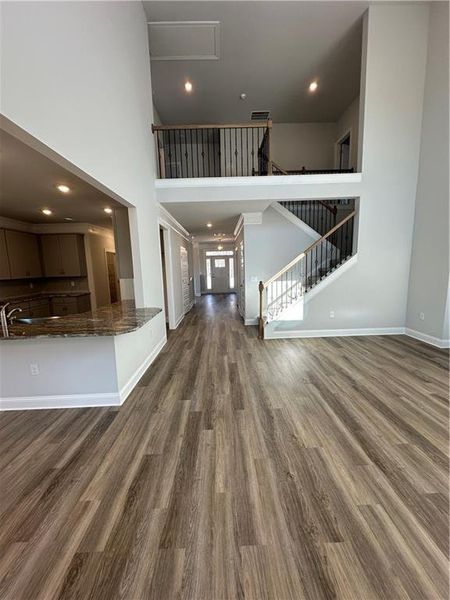Spacious, unfurnished interior of a new home in Mirror Lake at South Harbour, Villa Rica (Image 44).