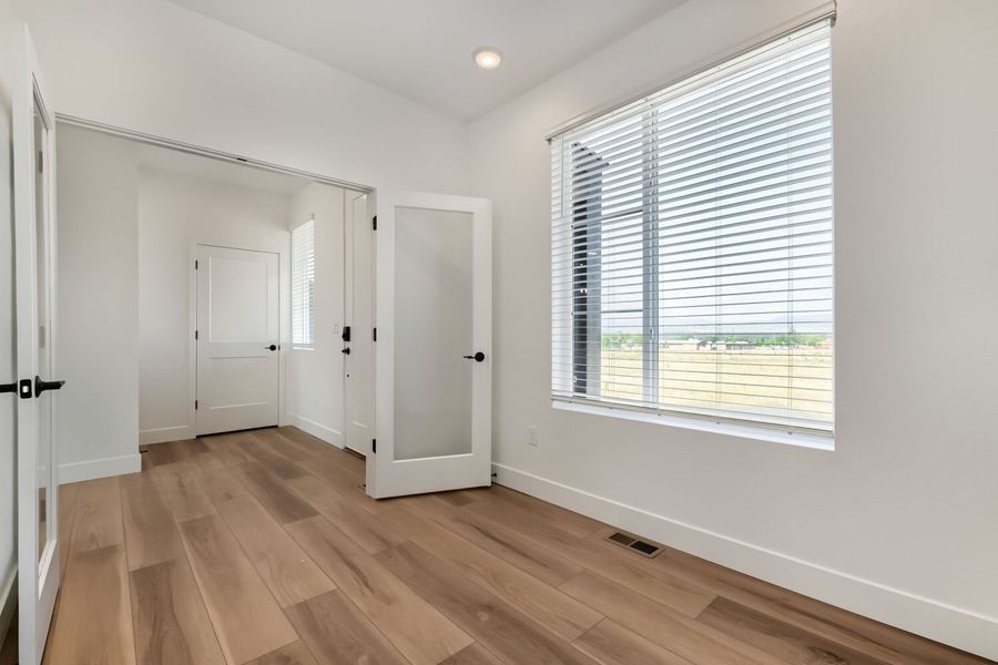 Spacious, unfurnished interior of a new home in Uplands, Westminster (Image 11).