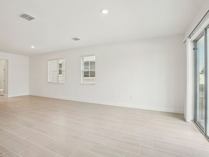 Spacious, unfurnished interior of a new home in Cyrene at Minneola - Villas, Minneola (Image 10).