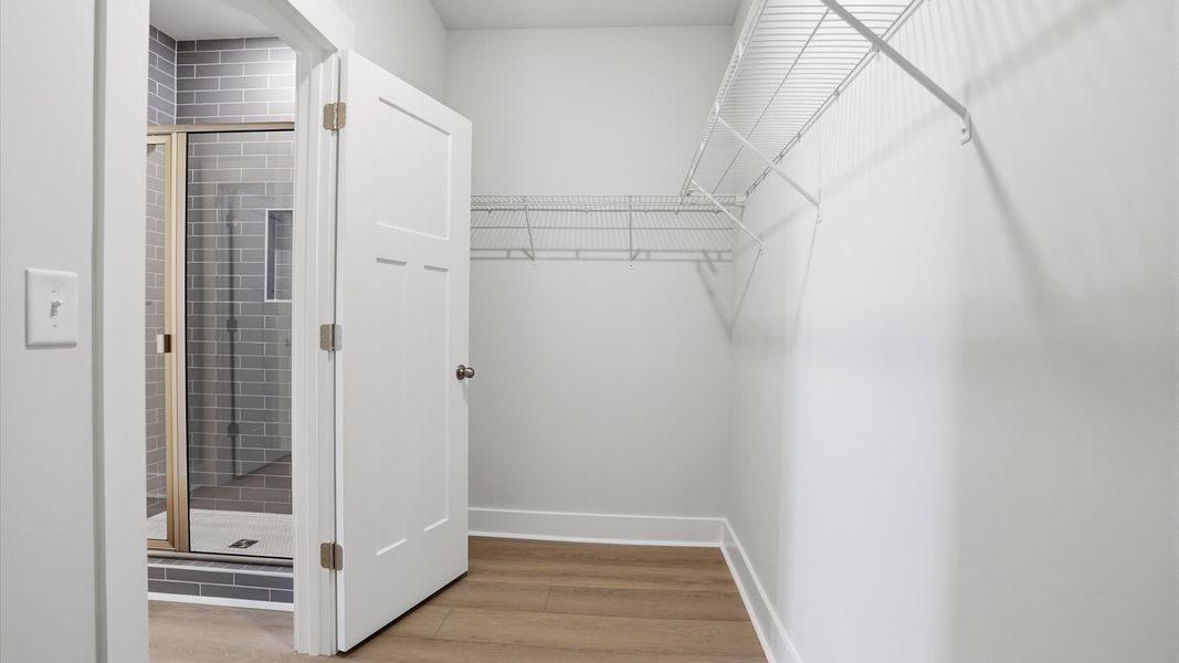 Walk-in Closet