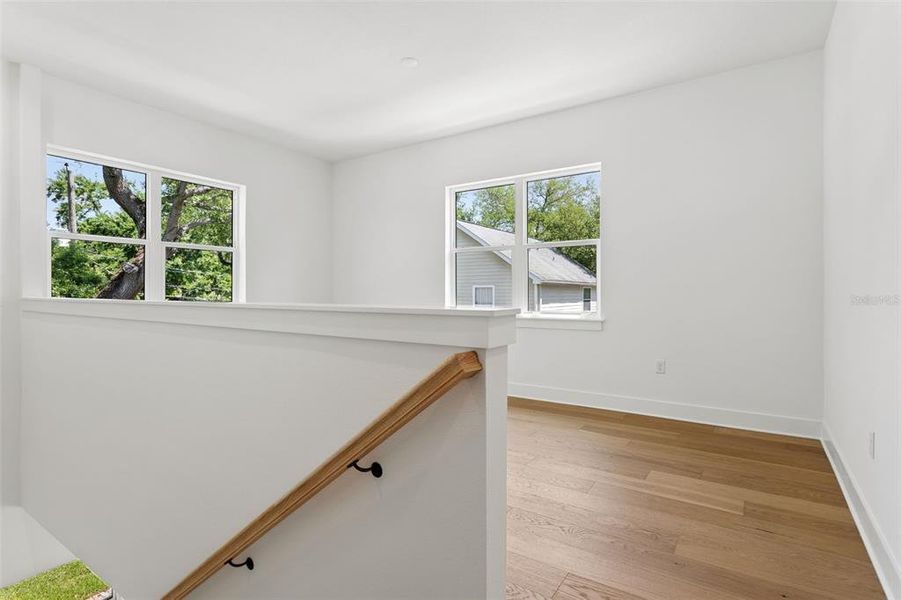 Spacious, unfurnished interior of a new home in , Tampa (Image 37).