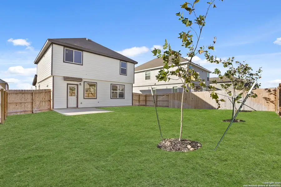 Exterior details and patio area of a home in Applewhite Meadows, San Antonio (Image 3).
