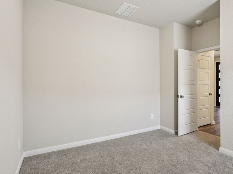 Spacious, unfurnished interior of a new home in Remington Ranch, San Antonio (Image 27). Spacious, unfurnished interior of a new home in Remington Ranch, San Antonio (Image 27).