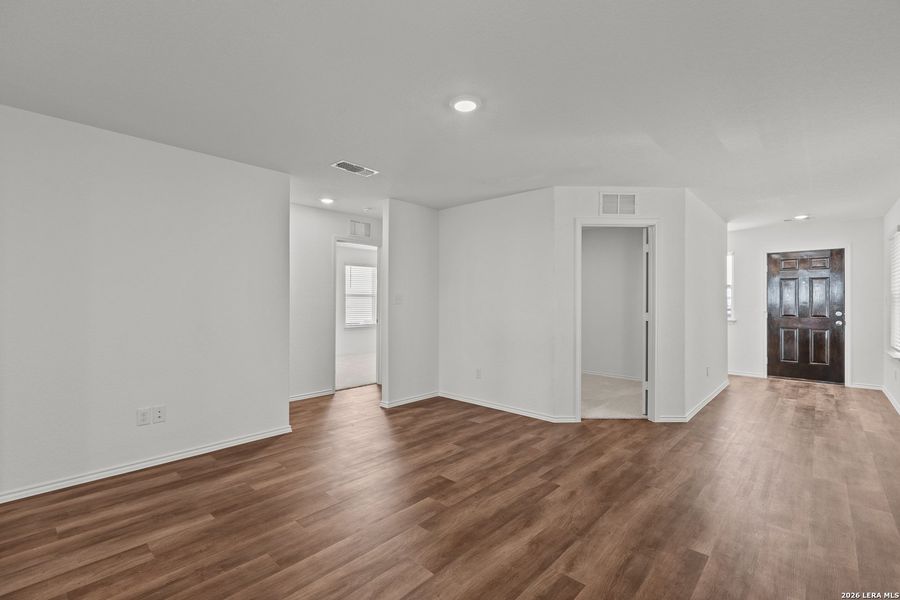 Spacious, unfurnished interior of a new home in The Overlook at Creekside, New Braunfels (Image 24). Spacious, unfurnished interior of a new home in The Overlook at Creekside, New Braunfels (Image 24).