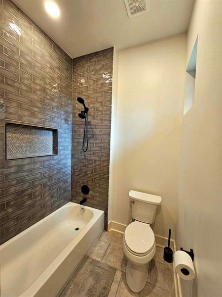 Furnished interior view inside a new home in , Cedar Hill (Image 25).