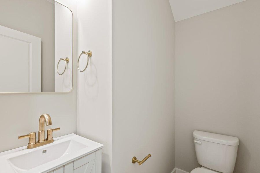 Furnished interior view inside a new home in , Ravenel (Image 11).