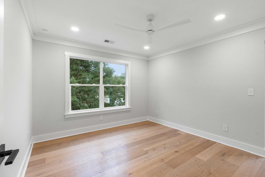 Spacious, unfurnished interior of a new home in , Charleston (Image 25).