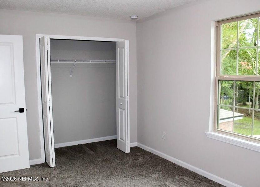 Spacious, unfurnished interior of a new home in , Middleburg (Image 14).