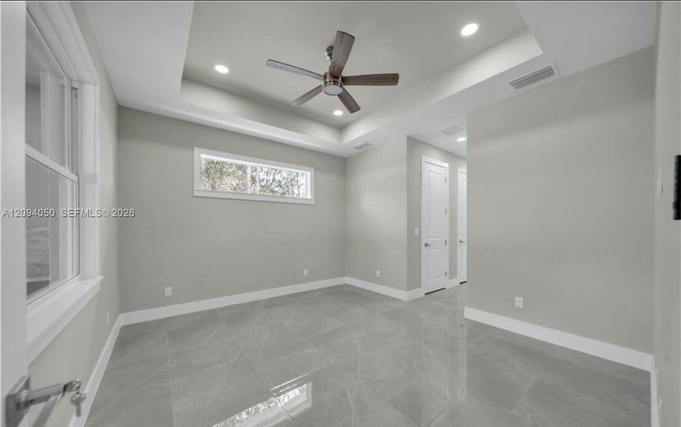 Spacious, unfurnished interior of a new home in , Lehigh Acres (Image 18).