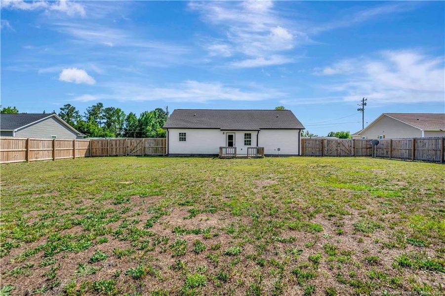 Photo 23 Photo 23