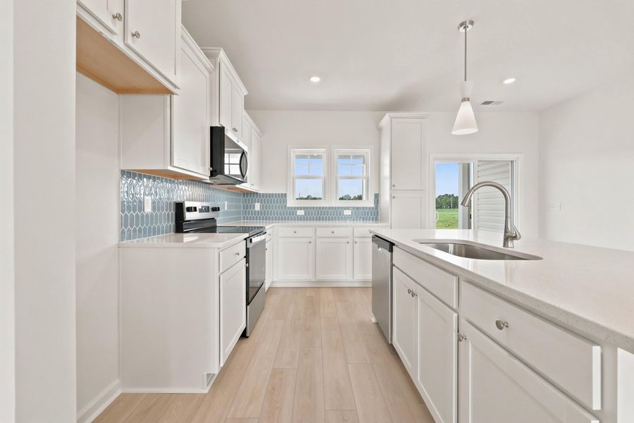Furnished interior view inside a new home in Edgefield, Loris (Image 11).