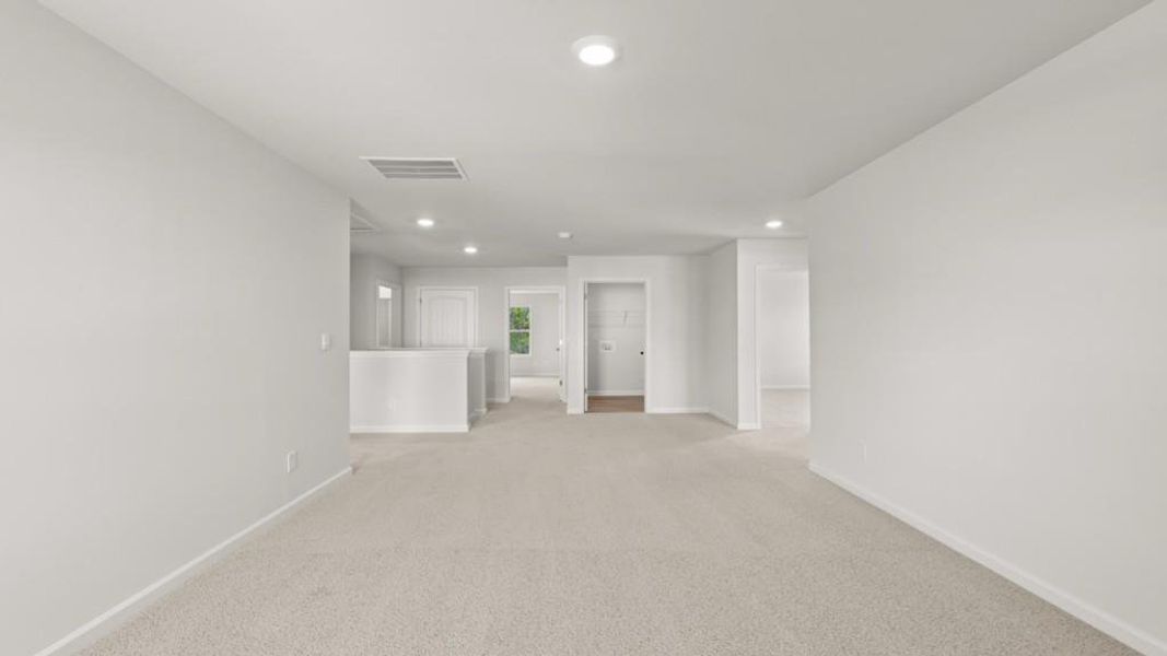 Spacious, unfurnished interior of a new home in Hamptons at Riverwood South, Dallas (Image 34).